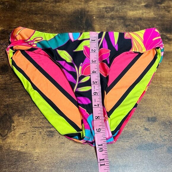 Trina Turk Swim Women's Monaco Hipster Floral Reversible Swim Bottom Size 4. NWT - Picture 12 of 15